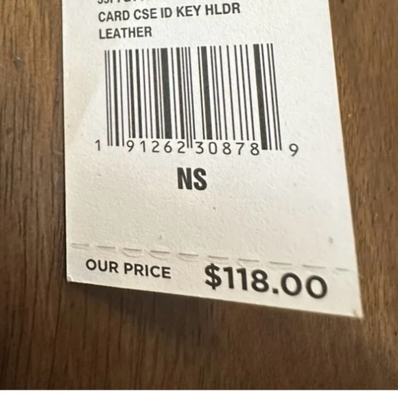 Michael Kors Jet Set Travel wallet w/keychain - Picture 9 of 9